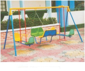 Liên hoàn xích đu 8 chỗ ngồi